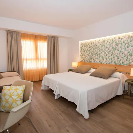 Hotel Yola 2*