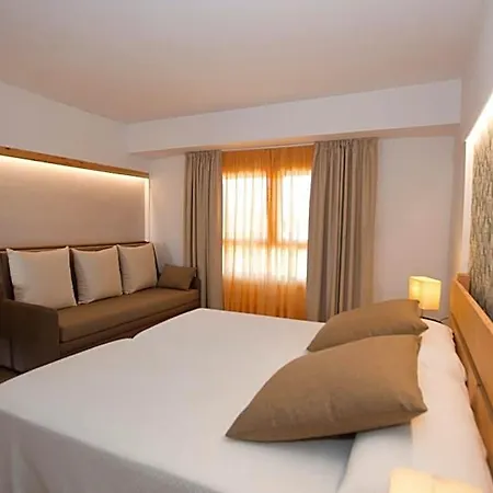 Hotel Yola 2*