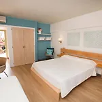 Yola 2* التافولا